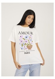 Camiseta de mujer con manga corta y cuello caja. Con estampado frontal floral