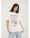 Camiseta de mujer con manga corta y cuello caja. Con estampado frontal floral